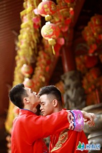 福建首對同性戀伴侶公開結婚（@法蝶婚紗） 供圖